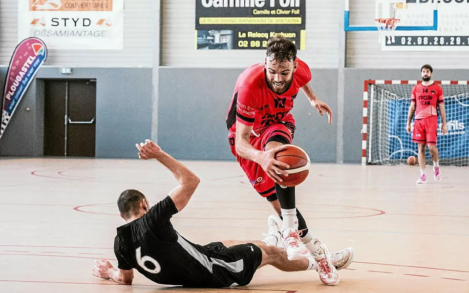 [DANS LA PRESSE] Vainqueur de l’AS Guelmeur, Plougastel rebat les cartes en Prénationale